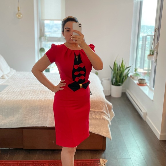 Red modest dress size 4 to 6 - Picture 1 of 5